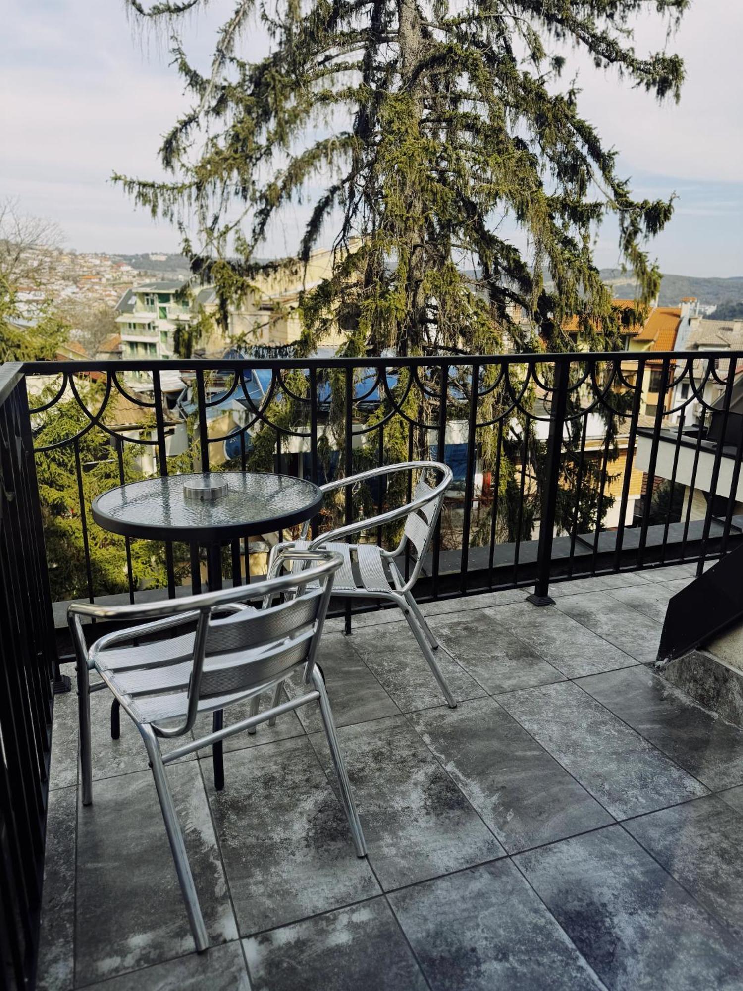 Agusta Hotel, Garden & Spa Veliko Tŭrnovo Eksteriør bilde