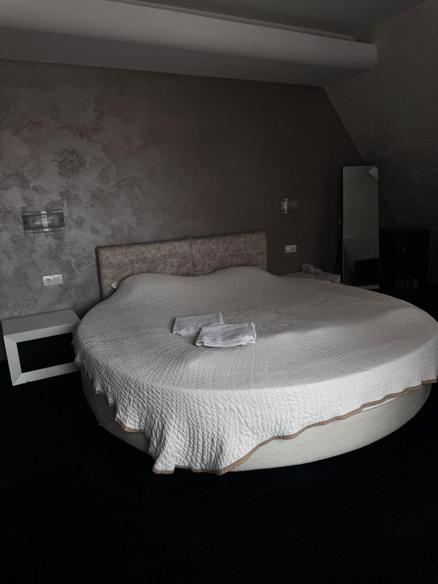 Agusta Hotel, Garden & Spa Veliko Tŭrnovo Eksteriør bilde