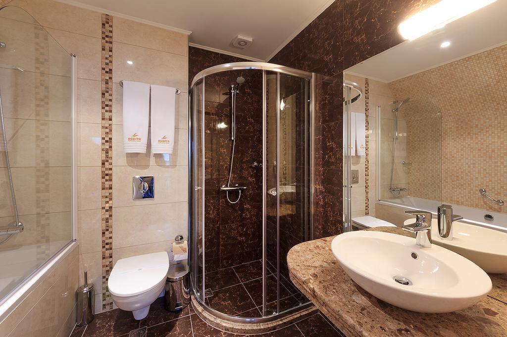 Agusta Hotel, Garden & Spa Veliko Tŭrnovo Rom bilde