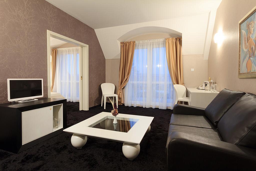 Agusta Hotel, Garden & Spa Veliko Tŭrnovo Eksteriør bilde