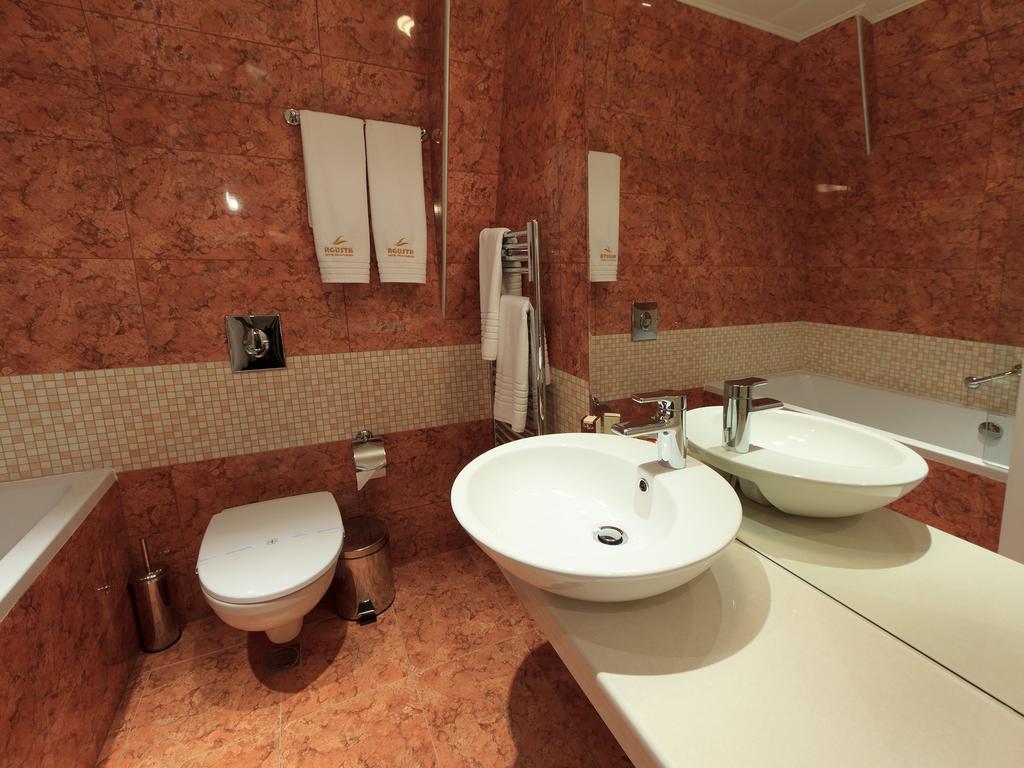 Agusta Hotel, Garden & Spa Veliko Tŭrnovo Eksteriør bilde